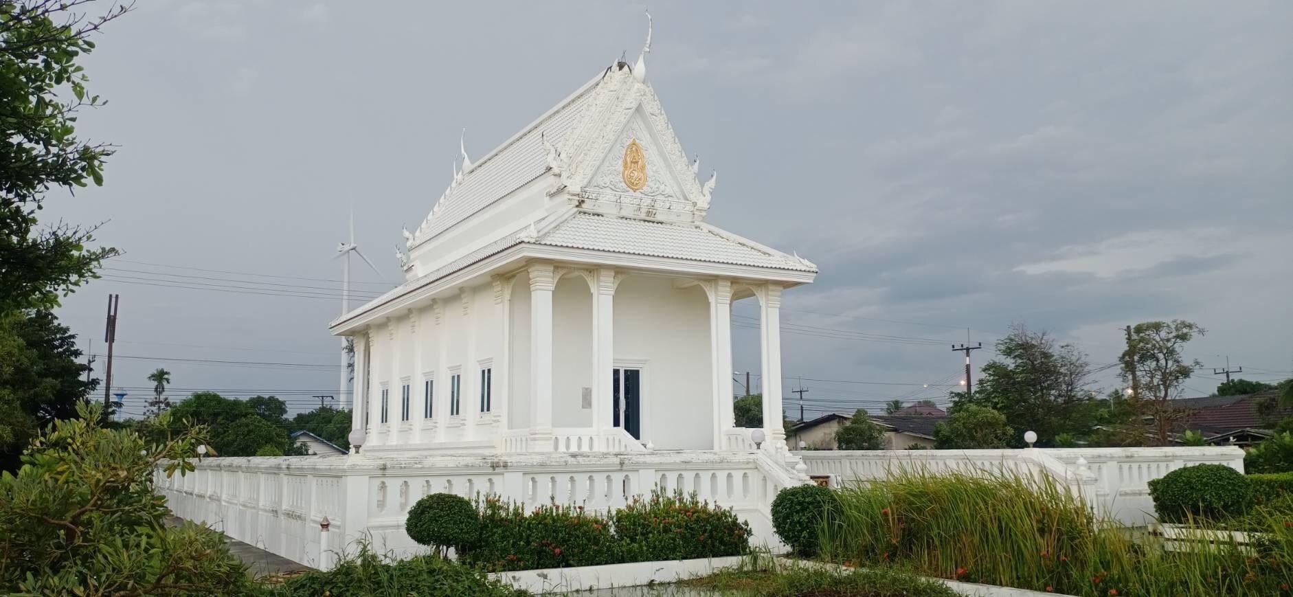 วัดเกาะเพชร